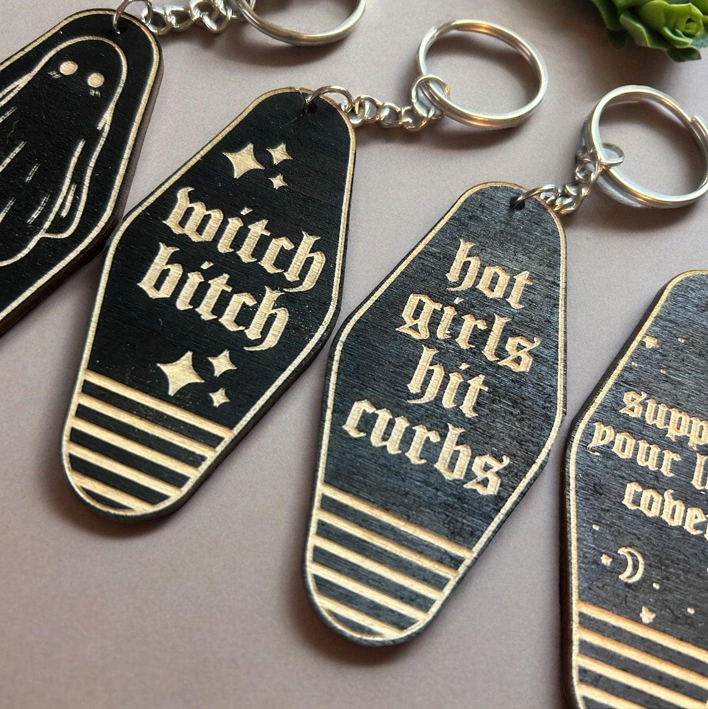 Gothic Style Vintage Motel Keychains - Handmade