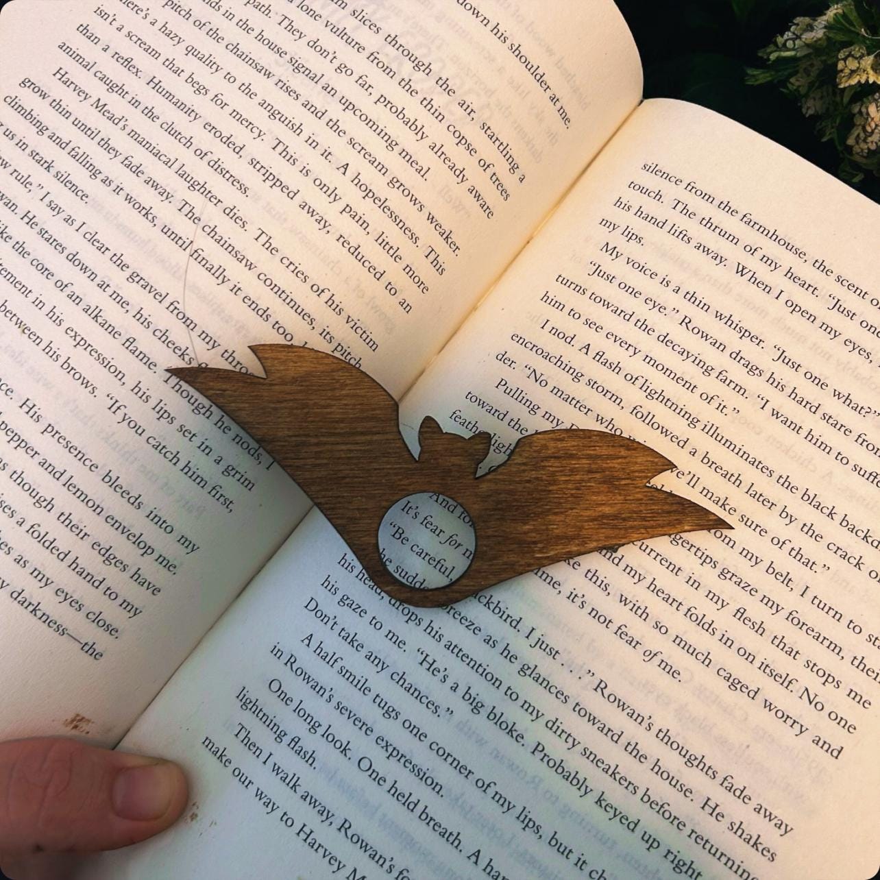 Bat Book Page Holder - Thumb Page Holder, Bookmark Spooky, Reading Helper, Page Spreader, Bookish Gifts, Book Club Gift, Halloween Reading